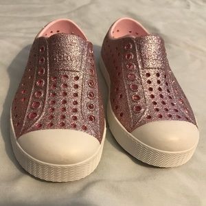 Native Size 8 Never Worn Pink Sparkle Shoes Good C
